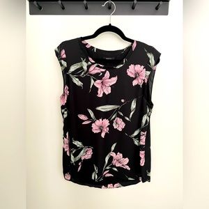 RW&CO short sleeved blouse